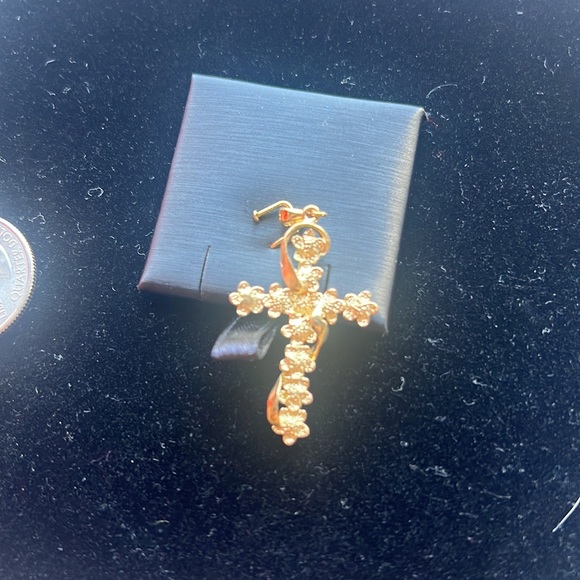 14kt gold flower cross - Picture 3 of 3